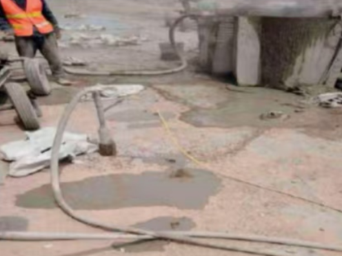 路南水泥混凝土路面板底注浆技术 路面脱空注浆整治方案